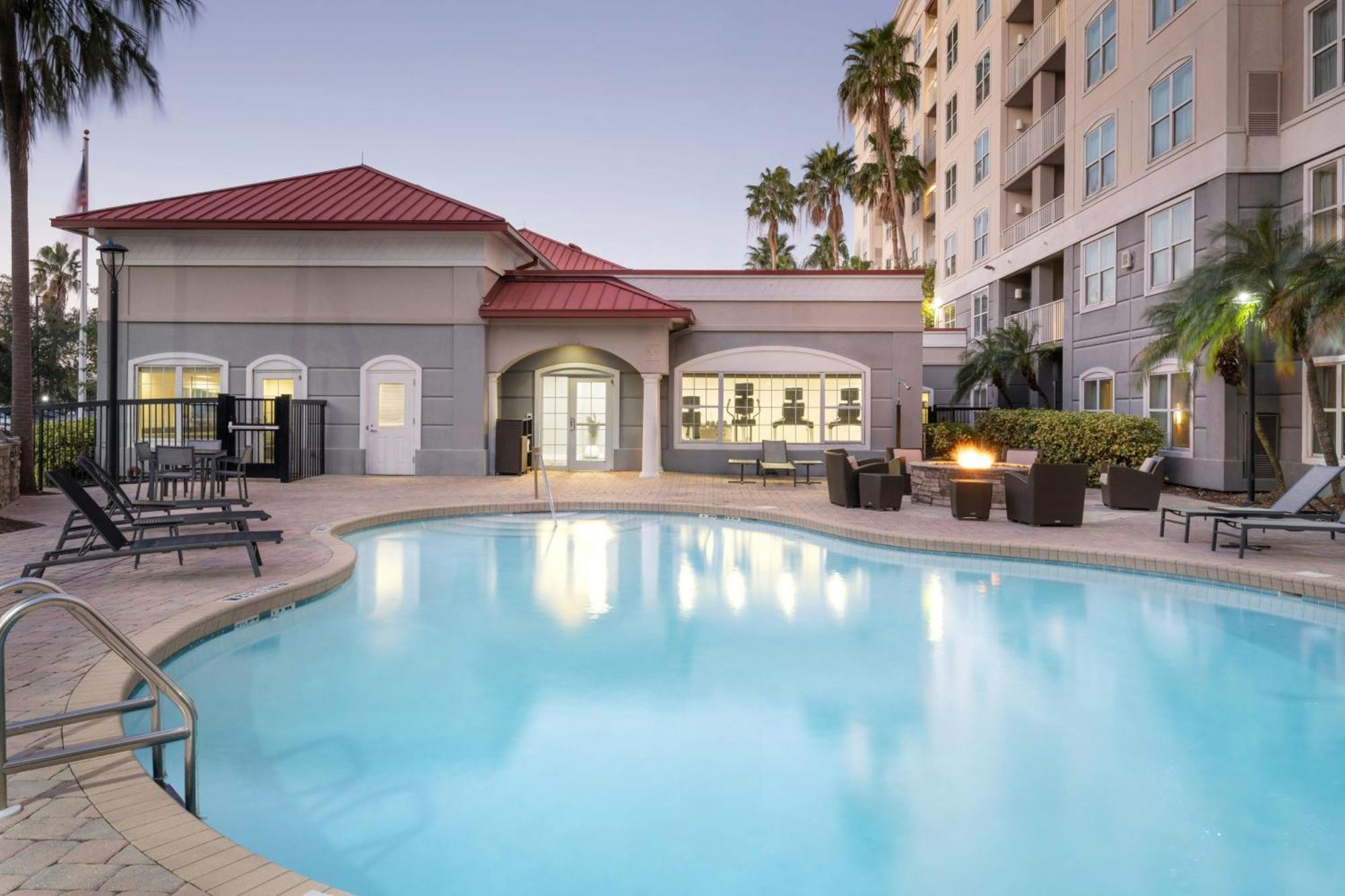 Hotel Westshore Airport 4*