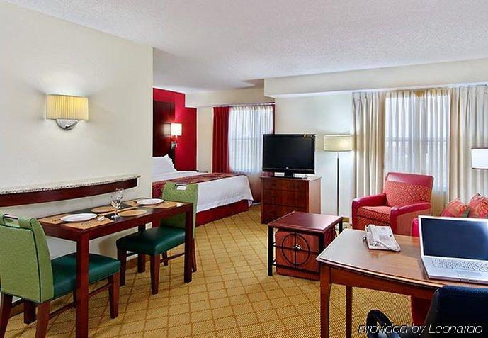 Westshore Airport 4*