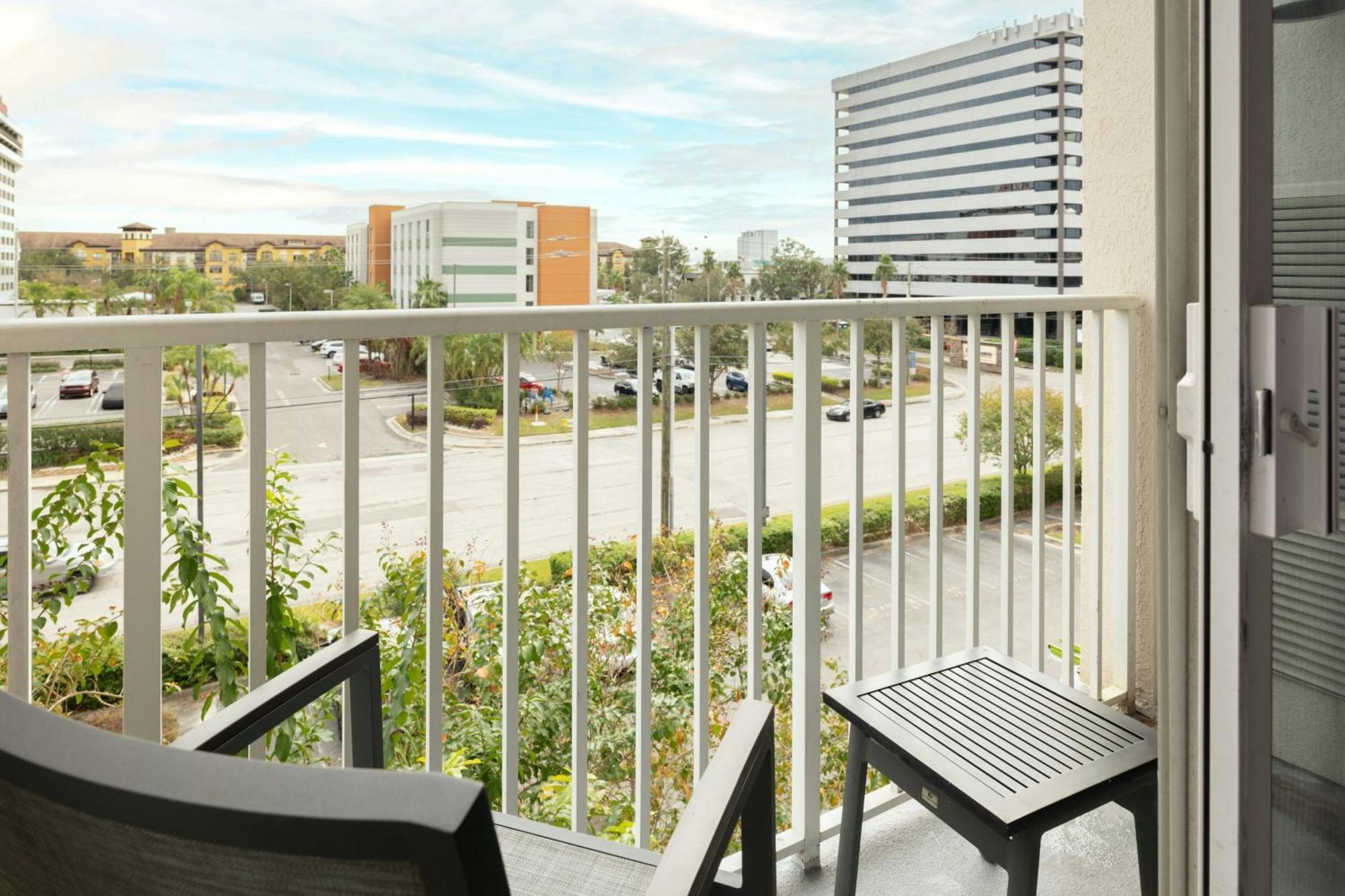 Hotel Westshore Airport 4*