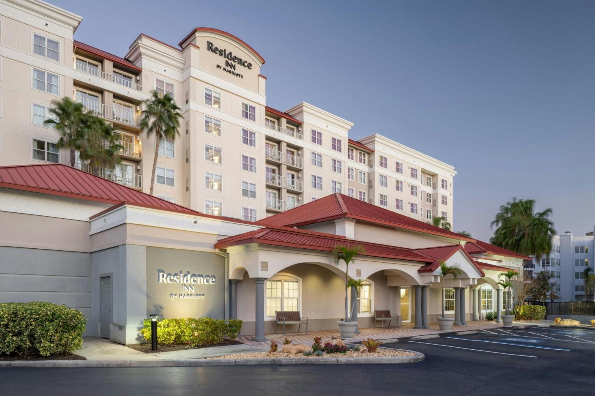 Hotel Westshore Airport